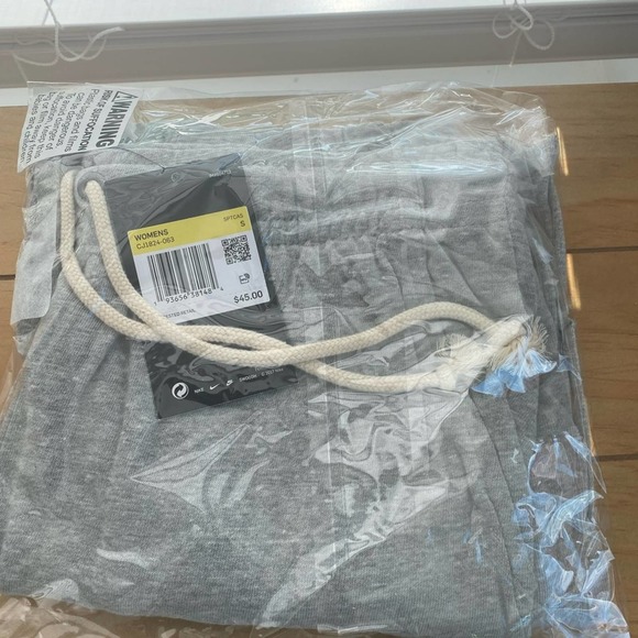 NEW Nike Women's Gym Vintage Cropped Sweatpants - Picture 4 of 5